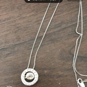 Lay silver necklace